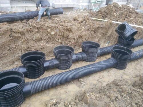 普通排水檢查井比，為何塑料檢查井更適合市政道路工程？